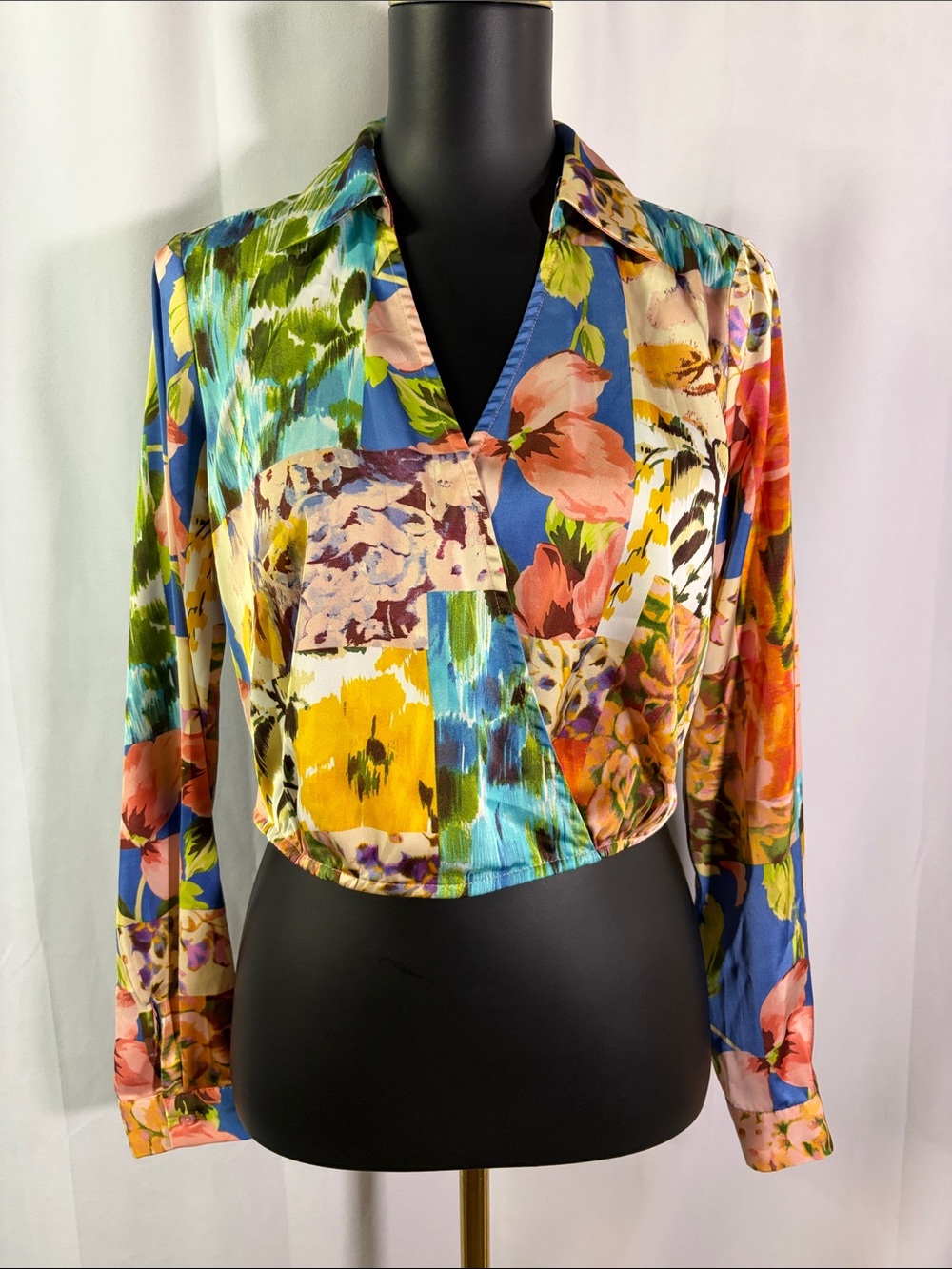 Rachel Zoe Multicolor Patchwork Floral Print Long Sleeve Cropped Surplice Blouse